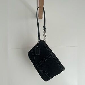 Y2K Coach Black Signature Canvas Wristlet😍😍😍